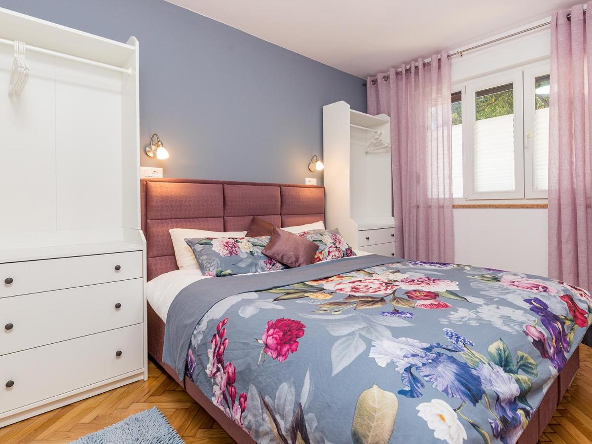 Porec Twins Apartment Екстер'єр фото