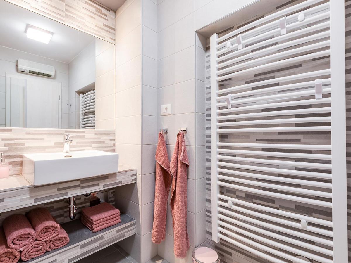 Porec Twins Apartment Екстер'єр фото